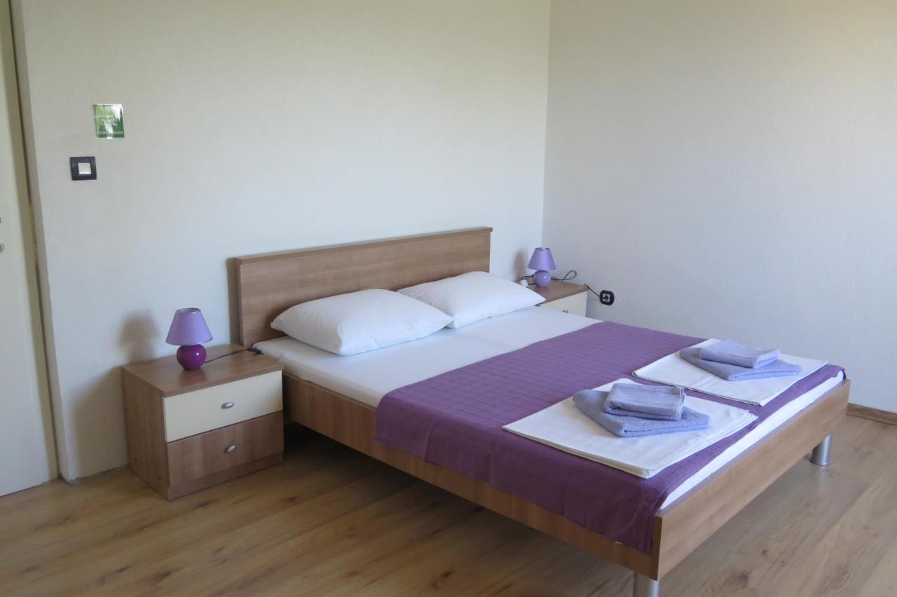Lumbrela Apartments Starigrad Paklenica Eksteriør billede