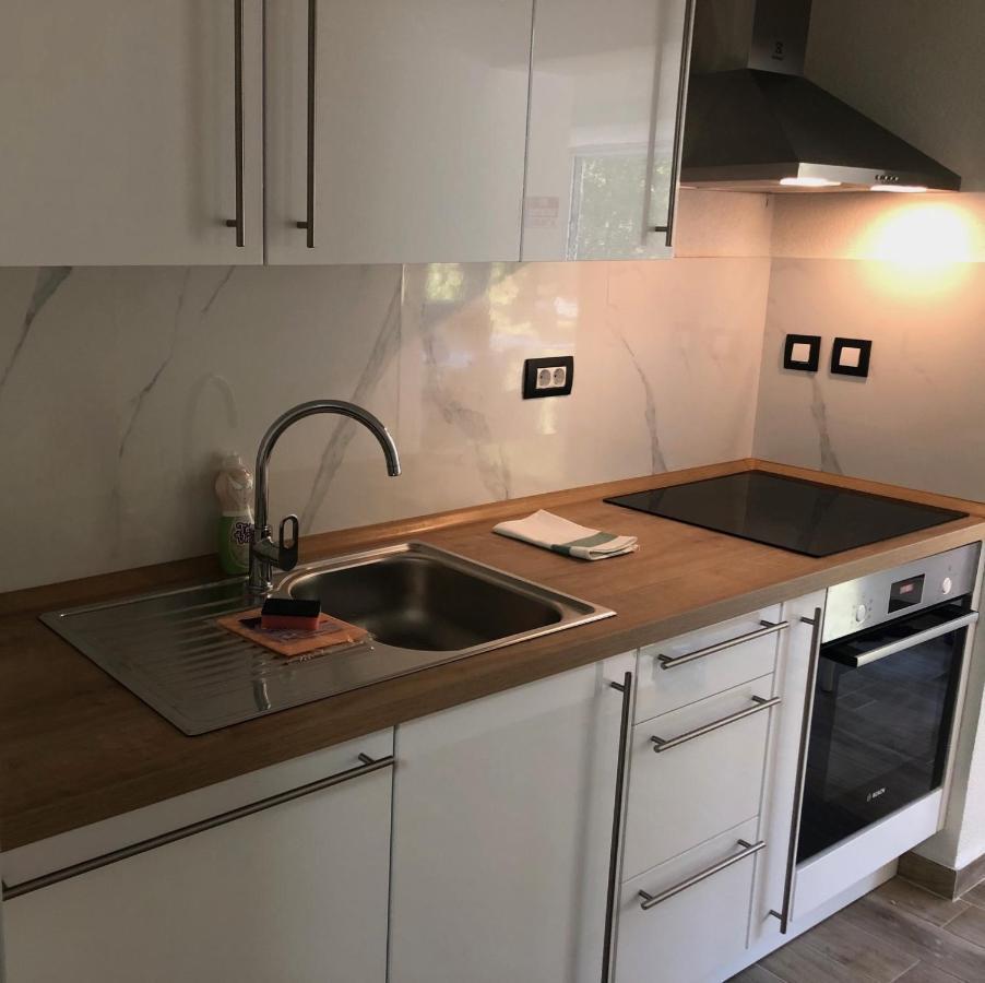 Lumbrela Apartments Starigrad Paklenica Eksteriør billede