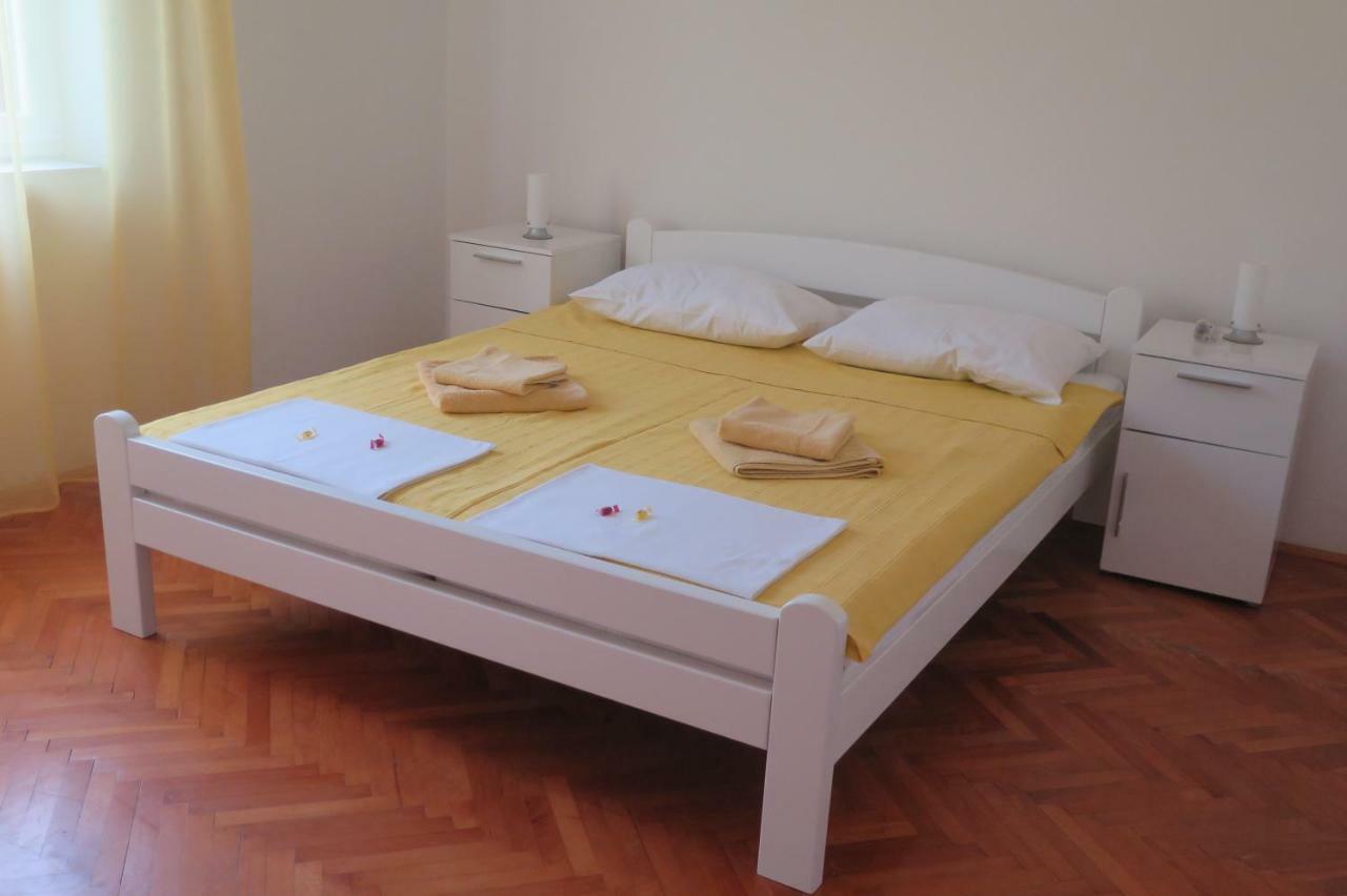 Lumbrela Apartments Starigrad Paklenica Eksteriør billede