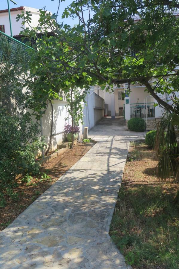 Lumbrela Apartments Starigrad Paklenica Eksteriør billede