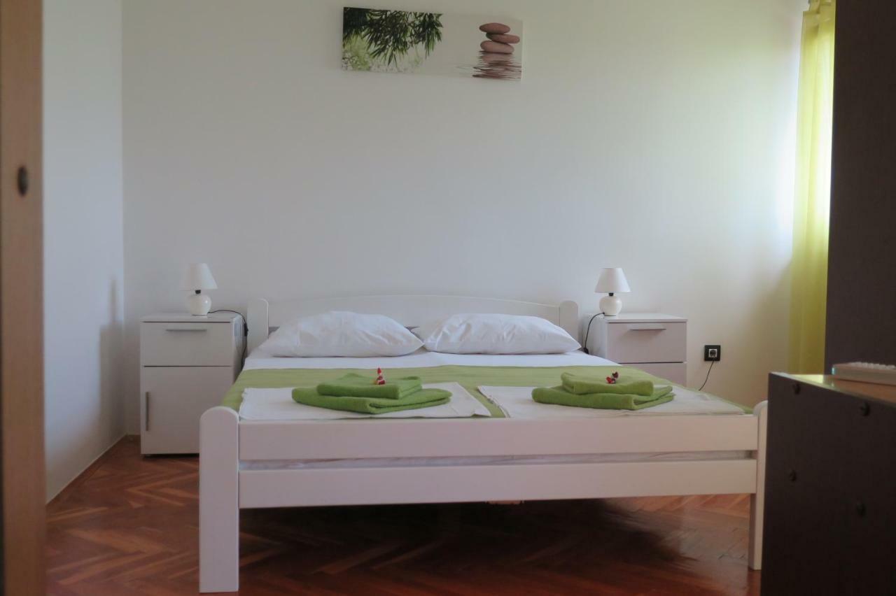Lumbrela Apartments Starigrad Paklenica Eksteriør billede