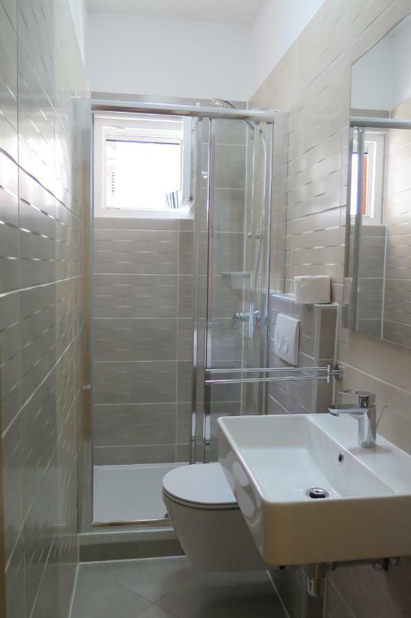 Lumbrela Apartments Starigrad Paklenica Eksteriør billede